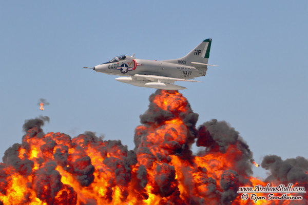 A-4 Skyhawk Wall of Fire - Wings Over Waukegan Airshow 2014